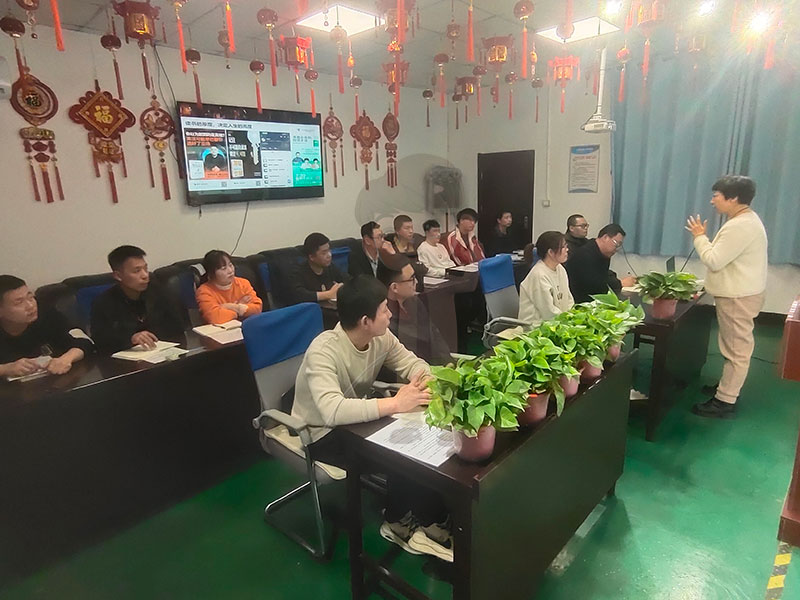 思維破繭，共赴成長：北京鋁型材彎弧加工廠共讀聯(lián)盟學(xué)習(xí)小組進(jìn)階之旅